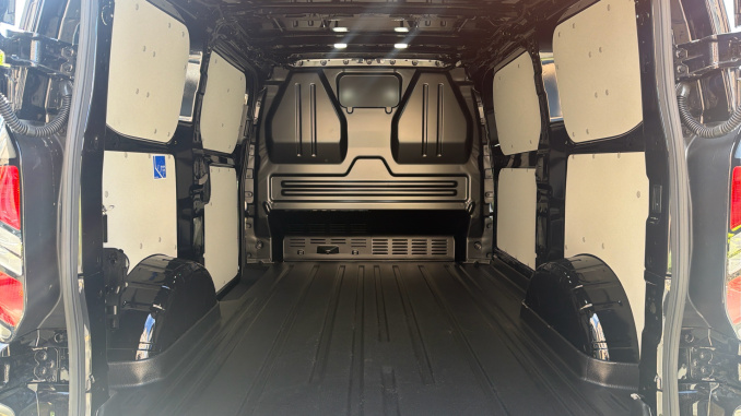 Ford Transit Custom 280 L1 Diesel Fwd 2.0 EcoBlue 136ps H1 Van Limited - Image 12